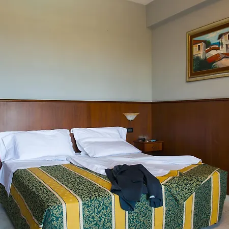 Hotel Dei Pini 4*