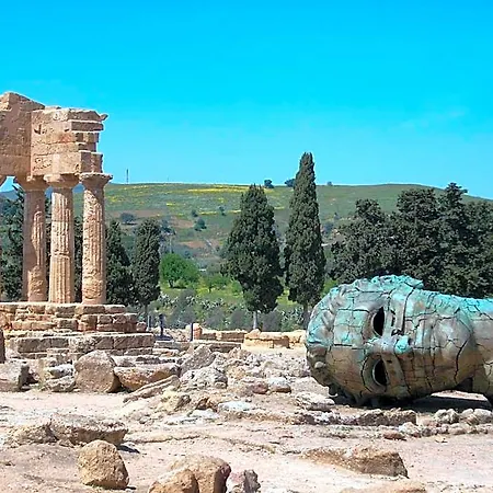 Dei Pini Πόρτο Εμπέντοκλε